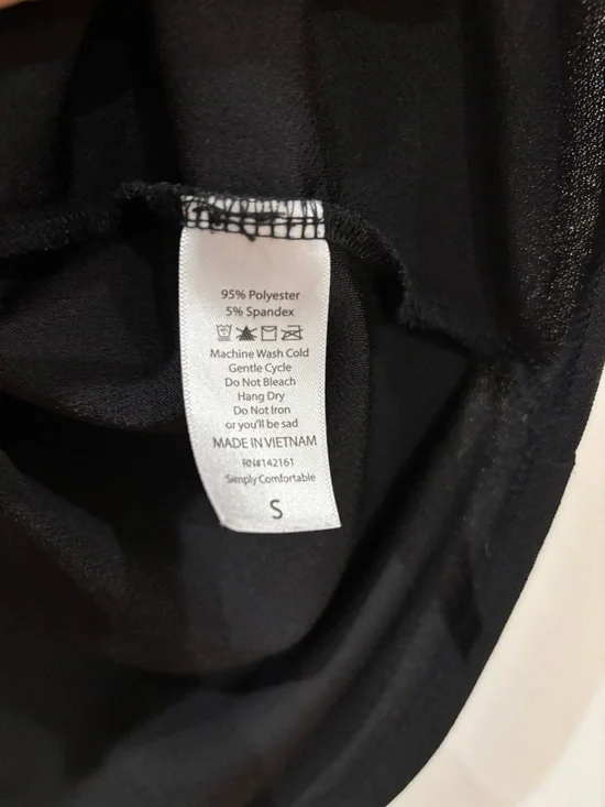 LulaRoe Irma Women's Black Short Sleeve Top - Picture 4 of 4